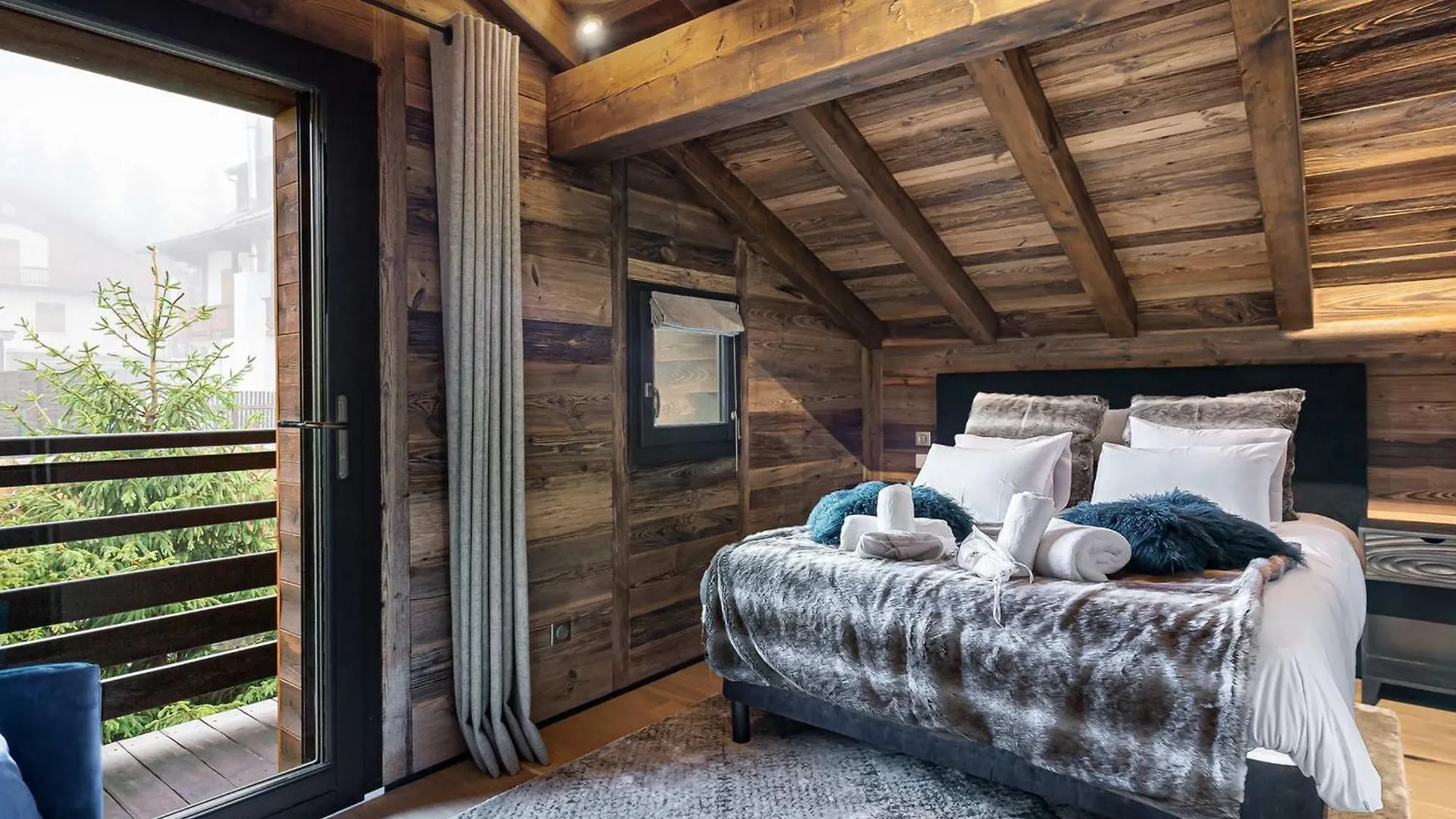 Chalet Centre Megeve Avec Hammam Et Terrasse, 5 Chambres En Suite, Proche Commerces - Fr-1-569-181
